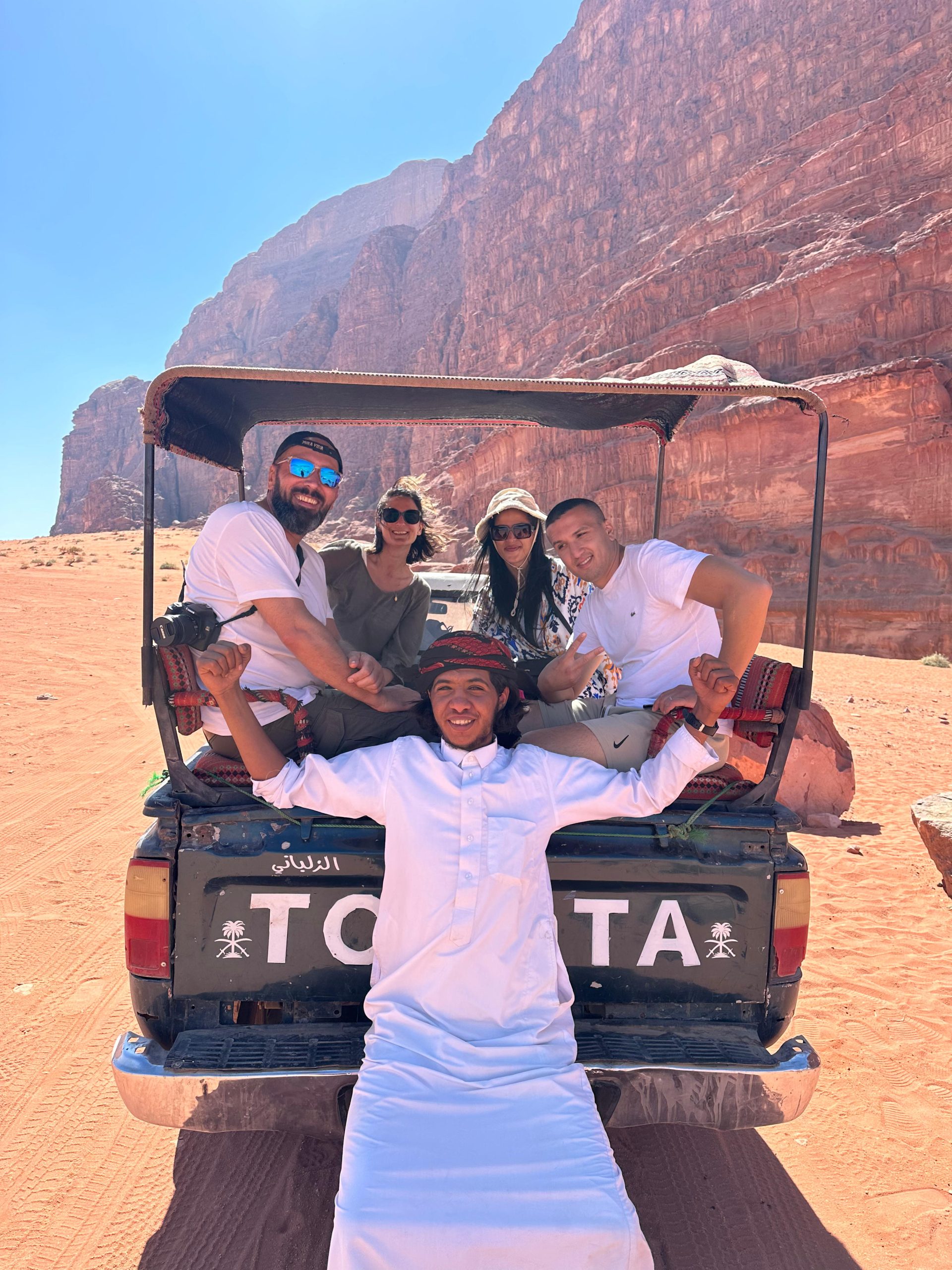 Full-day-jeep-tour-wadi-rum-desert